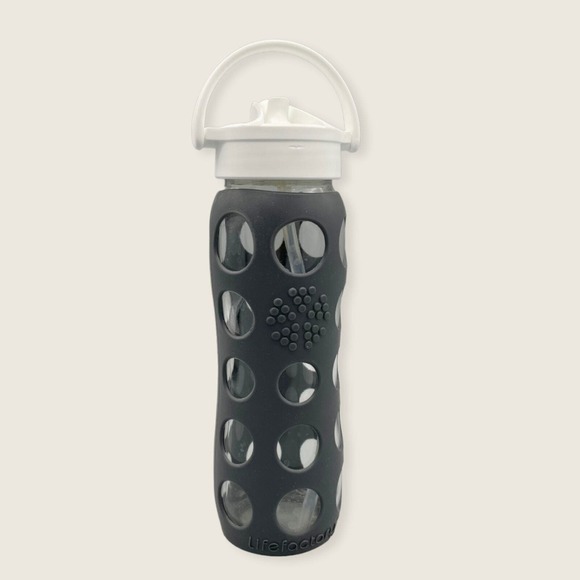 Life Factory Glass Water Bottle in Black Silicone Sleeve Straw Lid 20 oz 600 ml - Picture 2 of 8